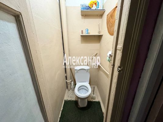 Продам комнату в 4-комн. квартире, Рыбацкая ул, 5, Санкт-Петербург г