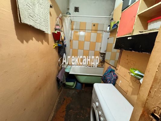 Продам комнату в 4-комн. квартире, Рыбацкая ул, 5, Санкт-Петербург г