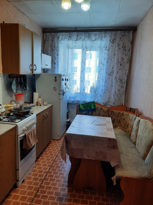 Продам двухкомнатную (2-комн.) квартиру, Первомайская ул, 22, Алексин г