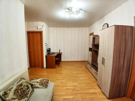 Продам двухкомнатную (2-комн.) квартиру, Комсомольская ул, 51а, Екатеринбург г