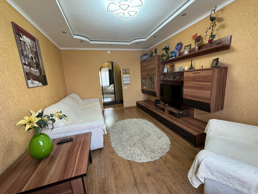 Продам трехкомнатную (3-комн.) квартиру, Зорге ул, 62, Ростов-на-Дону г