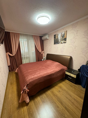 Продам трехкомнатную (3-комн.) квартиру, Зорге ул, 62, Ростов-на-Дону г