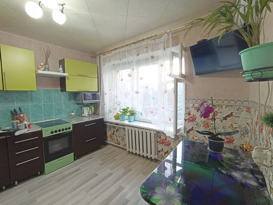 Продам двухкомнатную (2-комн.) квартиру, Волкова ул, 1, Новомичуринск г