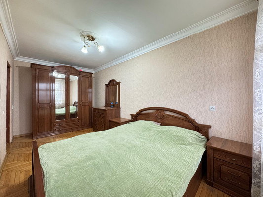 Продам двухкомнатную (2-комн.) квартиру, Ингушская ул, 25, Нальчик г