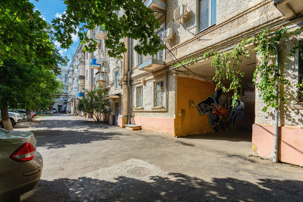 Продам двухкомнатную (2-комн.) квартиру, им. Чапаева ул, 92, Краснодар г
