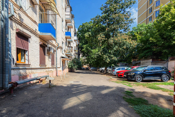 Продам двухкомнатную (2-комн.) квартиру, им. Чапаева ул, 92, Краснодар г