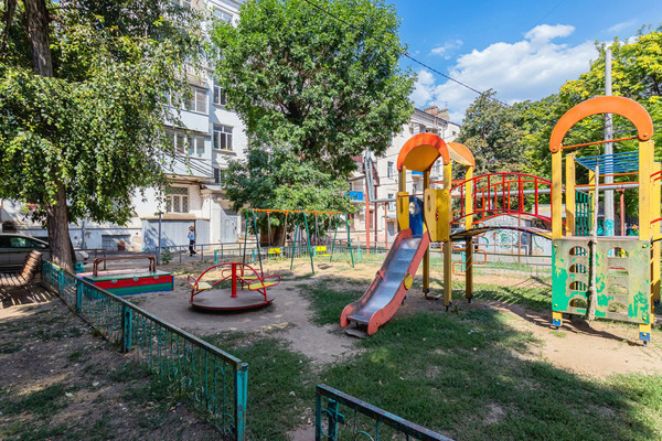 Продам двухкомнатную (2-комн.) квартиру, им. Чапаева ул, 92, Краснодар г