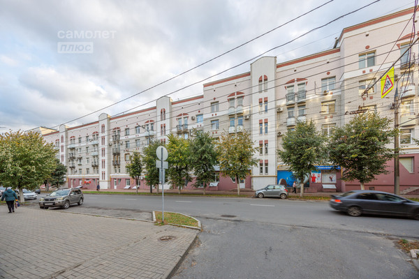 Продам трехкомнатную (3-комн.) квартиру, Фокина ул, 49, Брянск г