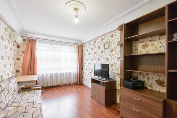 Продам двухкомнатную (2-комн.) квартиру, Туполева ул, 20, Ростов-на-Дону г