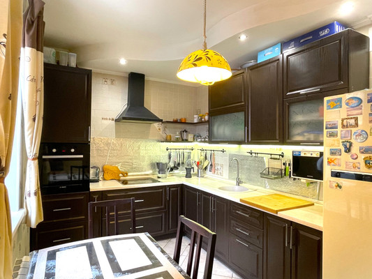 Продам трехкомнатную (3-комн.) квартиру, Балашихинское ш, 10, Балашиха г