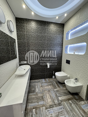 Продам трехкомнатную (3-комн.) квартиру, Кочновский проезд, 4к2, Москва г