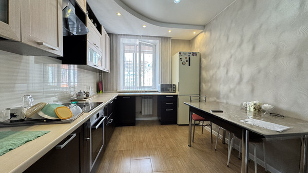 Продам трехкомнатную (3-комн.) квартиру, Белобородова ул, 8/4, Иркутск г