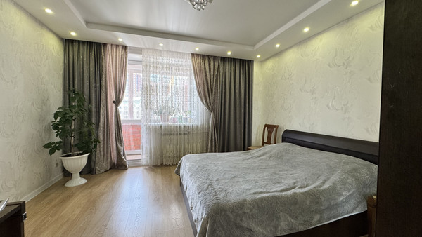 Продам трехкомнатную (3-комн.) квартиру, Белобородова ул, 8/4, Иркутск г