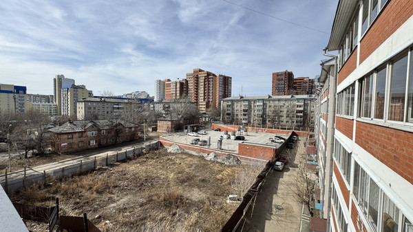 Продам трехкомнатную (3-комн.) квартиру, Белобородова ул, 8/4, Иркутск г