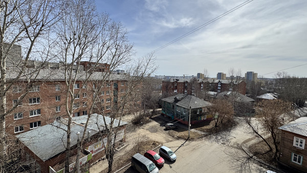 Продам трехкомнатную (3-комн.) квартиру, Белобородова ул, 8/4, Иркутск г