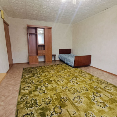 Продам комнату в 4-комн. квартире, Строителей ул, 17, Йошкар-Ола г