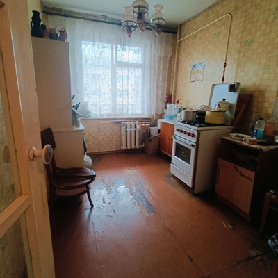 Продам комнату в 4-комн. квартире, Строителей ул, 17, Йошкар-Ола г