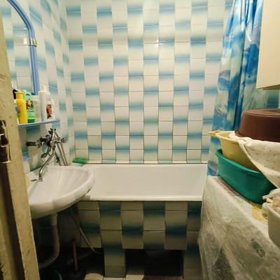 Продам комнату в 4-комн. квартире, Строителей ул, 17, Йошкар-Ола г