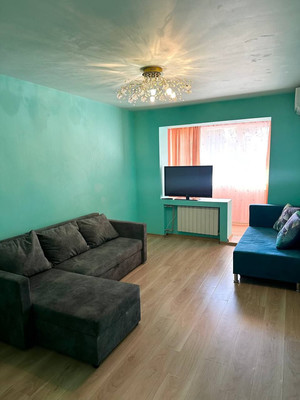 Продам двухкомнатную (2-комн.) квартиру, Пионерская ул, 17, Алушта г
