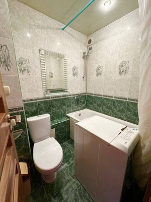 Продам двухкомнатную (2-комн.) квартиру, Пионерская ул, 17, Алушта г