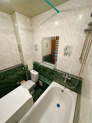 Продам двухкомнатную (2-комн.) квартиру, Пионерская ул, 17, Алушта г
