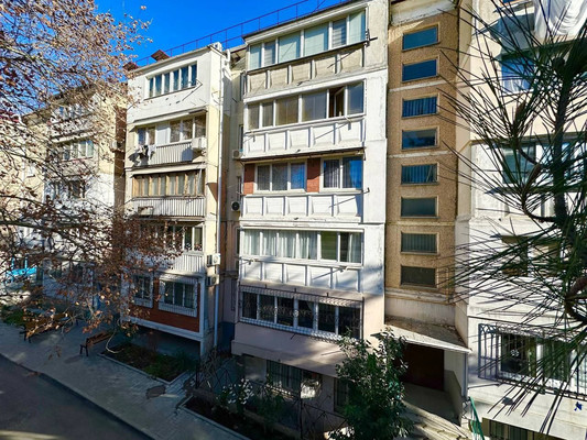 Продам двухкомнатную (2-комн.) квартиру, Пионерская ул, 17, Алушта г
