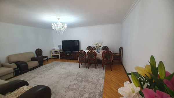 Продам трехкомнатную (3-комн.) квартиру, Ватутина ул, 10, Нальчик г