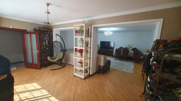 Продам трехкомнатную (3-комн.) квартиру, Ватутина ул, 10, Нальчик г