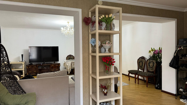 Продам трехкомнатную (3-комн.) квартиру, Ватутина ул, 10, Нальчик г
