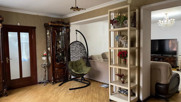 Продам трехкомнатную (3-комн.) квартиру, Ватутина ул, 10, Нальчик г