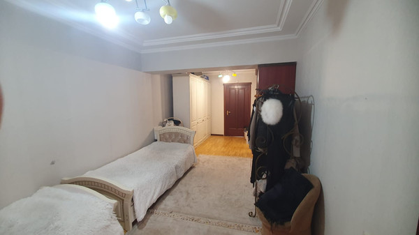Продам трехкомнатную (3-комн.) квартиру, Ватутина ул, 10, Нальчик г