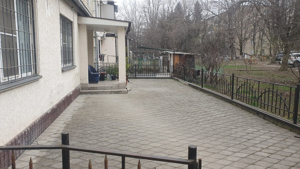 Продам трехкомнатную (3-комн.) квартиру, Ватутина ул, 10, Нальчик г