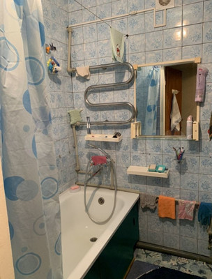 Продам трехкомнатную (3-комн.) квартиру, Строительная ул, 3, Саки г