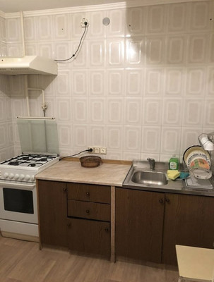 Продам трехкомнатную (3-комн.) квартиру, Декабристов ул, 14, Симферополь г