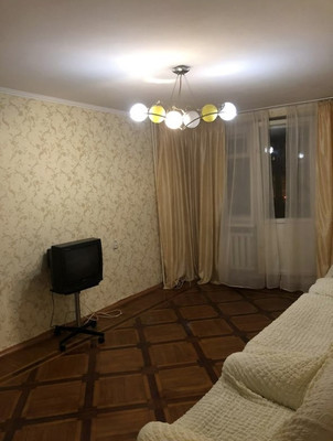 Продам трехкомнатную (3-комн.) квартиру, Декабристов ул, 14, Симферополь г