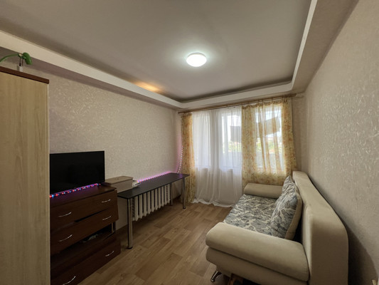 Продам двухкомнатную (2-комн.) квартиру, Севастопольская ул, 43е, Симферополь г