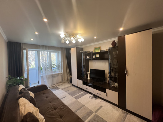 Продам двухкомнатную (2-комн.) квартиру, Трубаченко ул, 24, Симферополь г
