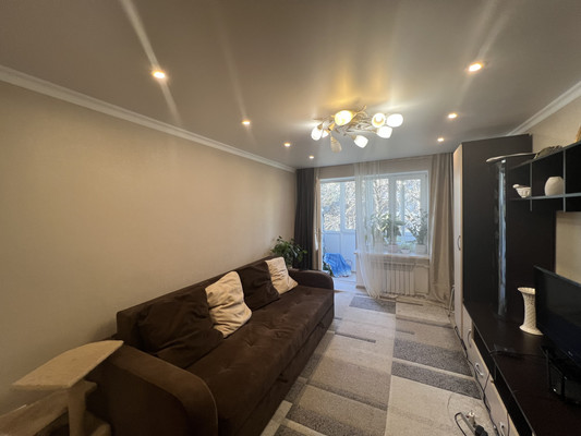 Продам двухкомнатную (2-комн.) квартиру, Трубаченко ул, 24, Симферополь г