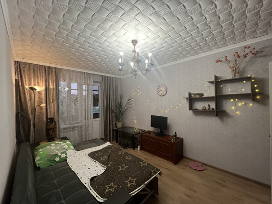 Продам двухкомнатную (2-комн.) квартиру, Трубаченко ул, 20, Симферополь г