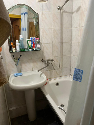 Продам двухкомнатную (2-комн.) квартиру, Трубаченко ул, 20, Симферополь г