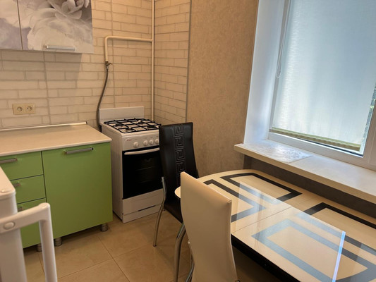 Продам двухкомнатную (2-комн.) квартиру, Трубаченко ул, 20, Симферополь г
