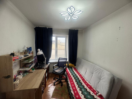 Продам трехкомнатную (3-комн.) квартиру, Дорожная ул, 9, Мирное с