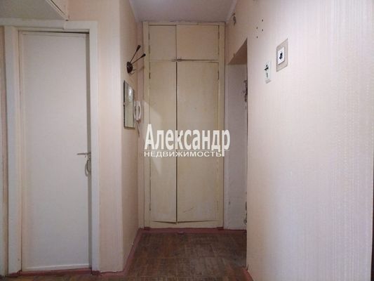 Продам двухкомнатную (2-комн.) квартиру, Кингисеппское ш, 8, Красное Село г