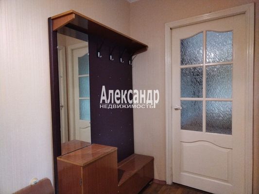 Продам двухкомнатную (2-комн.) квартиру, Кингисеппское ш, 8, Красное Село г