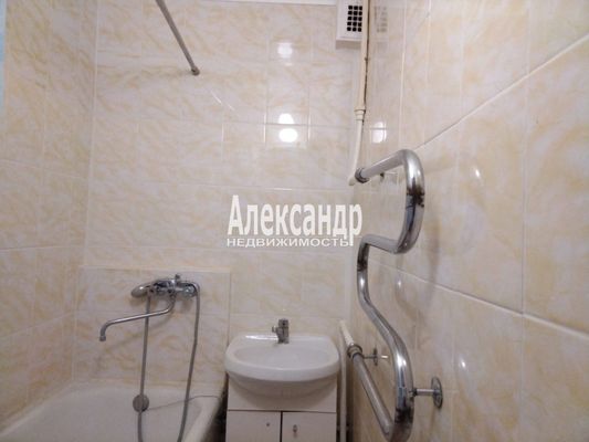 Продам двухкомнатную (2-комн.) квартиру, Кингисеппское ш, 8, Красное Село г