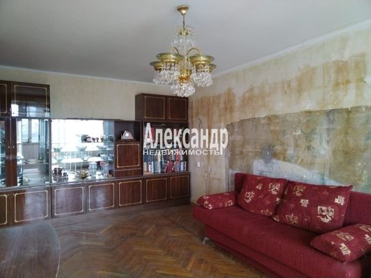 Продам двухкомнатную (2-комн.) квартиру, Кингисеппское ш, 8, Красное Село г