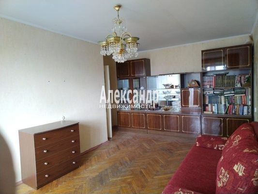 Продам двухкомнатную (2-комн.) квартиру, Кингисеппское ш, 8, Красное Село г