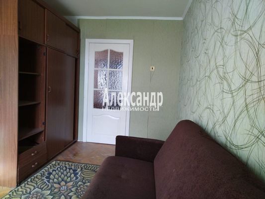 Продам двухкомнатную (2-комн.) квартиру, Кингисеппское ш, 8, Красное Село г