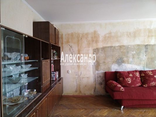 Продам двухкомнатную (2-комн.) квартиру, Кингисеппское ш, 8, Красное Село г