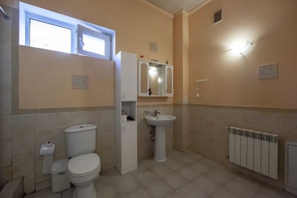 Продам дом, Ковыльная ул, 2а, Симферополь г, 0 км от города